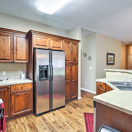Branson Home With Deck Walk To The Strip And Creek! Εξωτερικό φωτογραφία