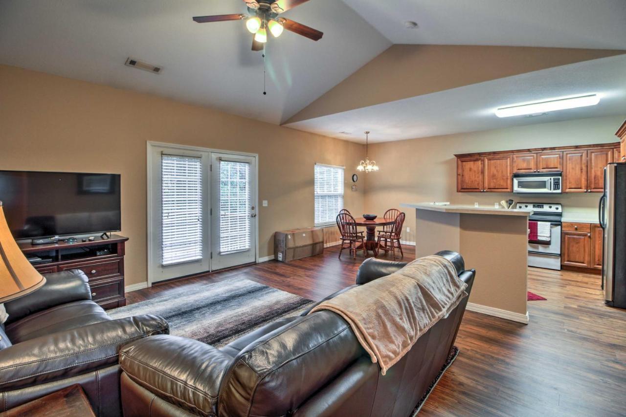 Branson Home With Deck Walk To The Strip And Creek! Εξωτερικό φωτογραφία