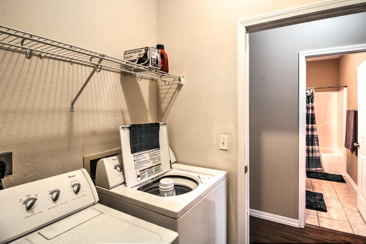Branson Home With Deck Walk To The Strip And Creek! Εξωτερικό φωτογραφία