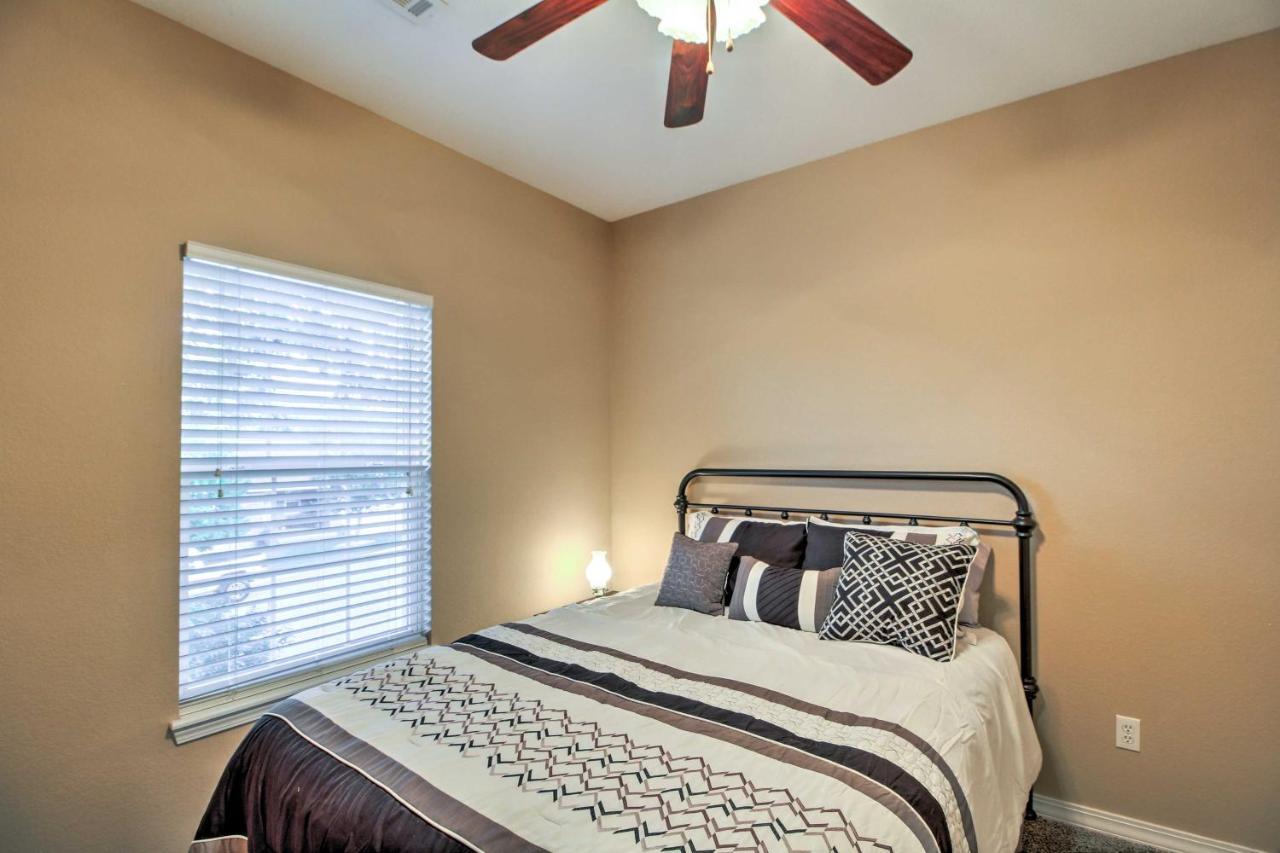 Branson Home With Deck Walk To The Strip And Creek! Εξωτερικό φωτογραφία
